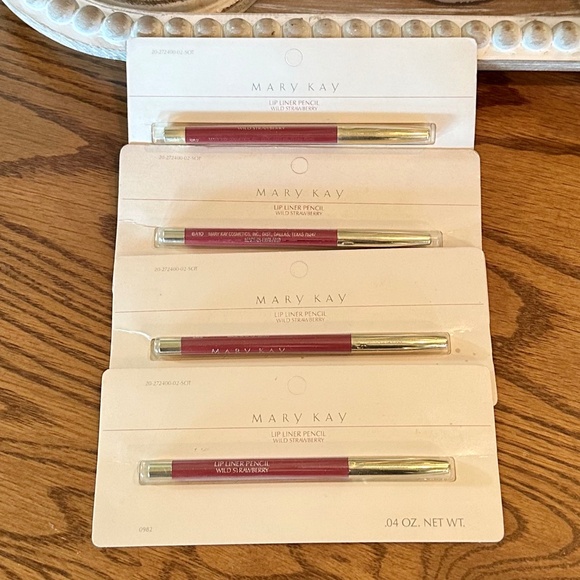 MK 4 Wild Strawberry Lip Liner